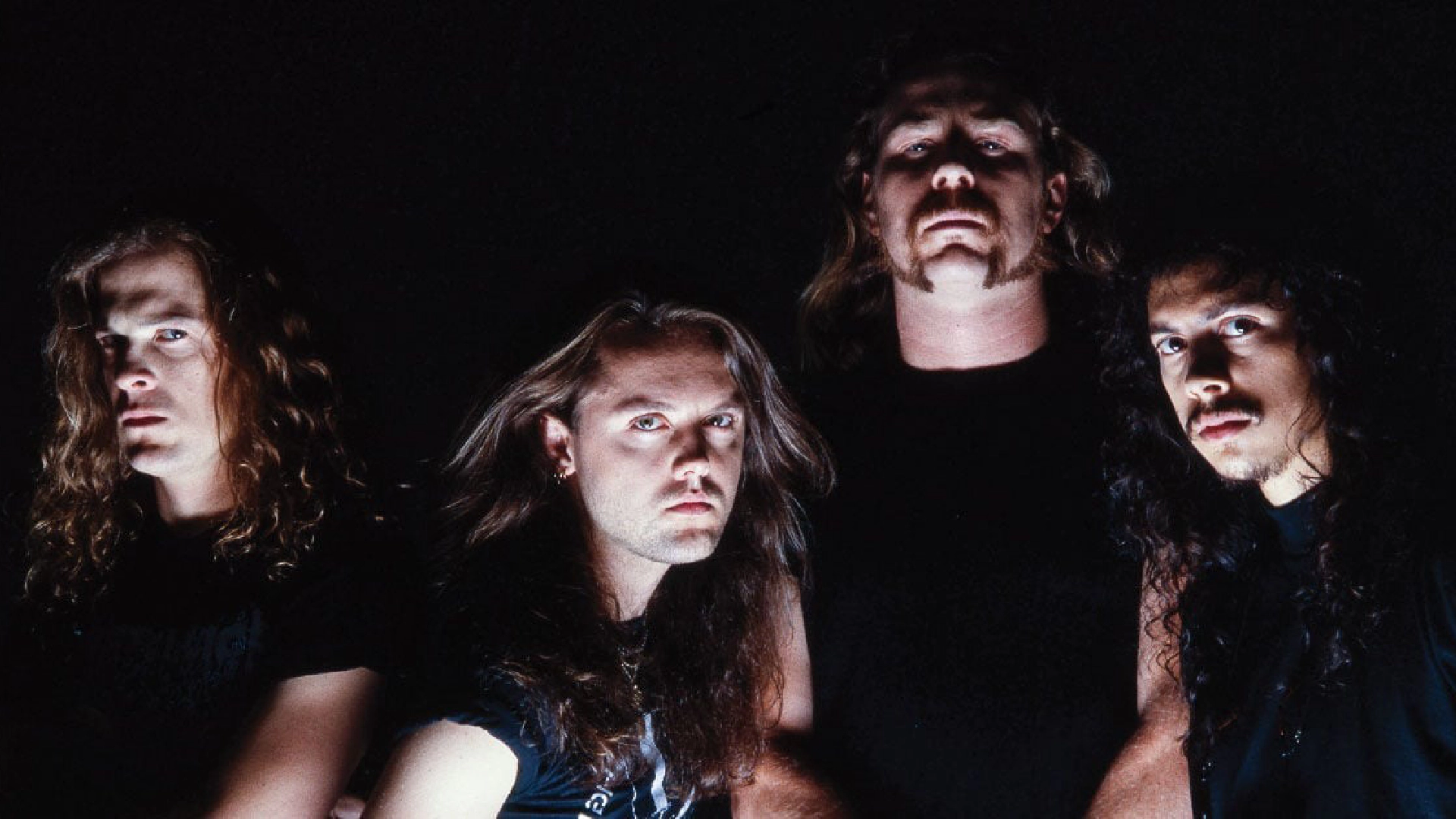 Back in the day, Metallica’s “bus driver” drove the band members around in his mom’s station wagon. No luxury tour buses here—just four sweaty guys and a trunk full of amps.—Image: Metallica / Reproduction / Disclosure