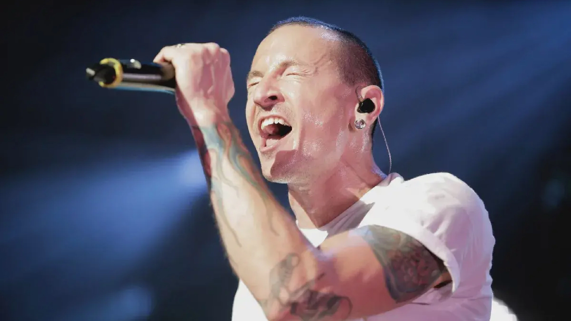 Susan Eubanks criticizes Linkin Park’s reunion, saying it disrespects her late son’s memory and accuses Mike Shinoda of planning his replacement.