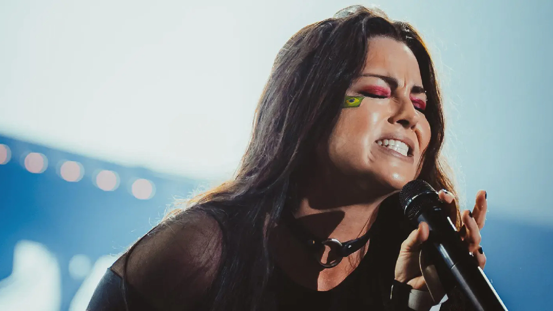 Evanescence’s frontwoman addresses the viral rumor with grace and humor